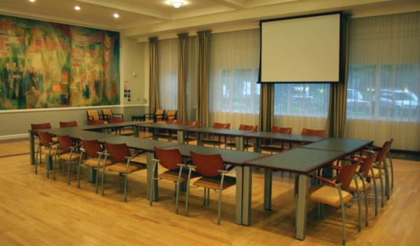 Tufts_University_Alumnae_Lounge-Hollow-Square
